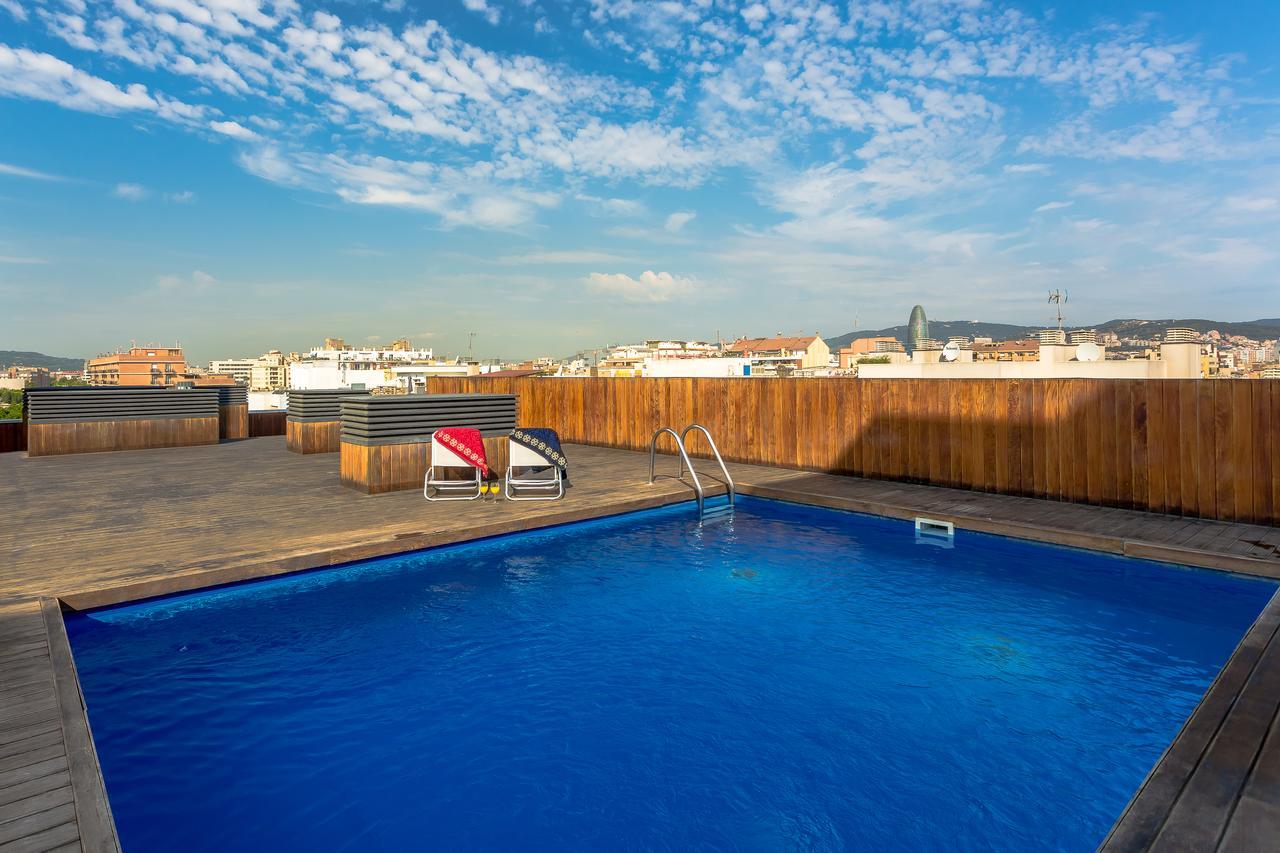 Urban District Apartments - Rambla Suites & Pool Barcelona Exterior photo